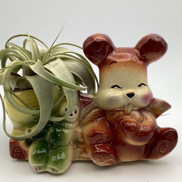 Shawnee Vtg Ceramic NurseryTeddy Bear Baseball Planter - Picture 2 of 7